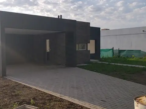 Casa en Venta al Este