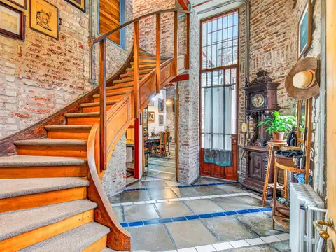 Casa 10 ambientes con 7 baños