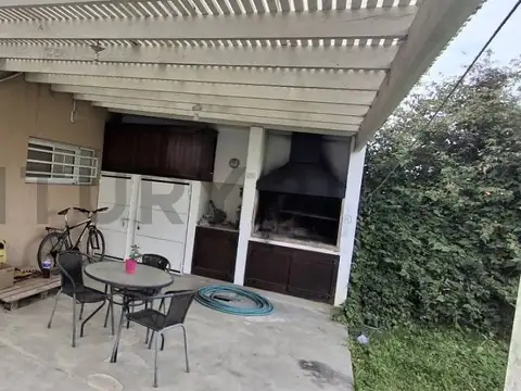 Casa en venta en Sicardi, 2 dormitorios.