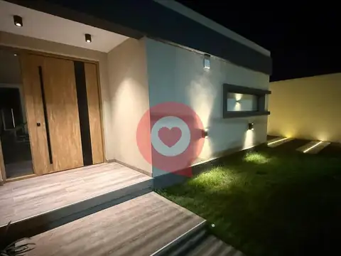 Venta Casa en Neuquén Capital. Monte Hermoso al 3000
