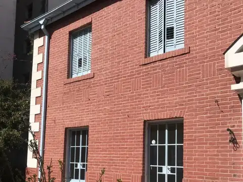 Venta de Casa a cuadras de la plaza 9 de Julio