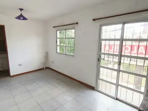 Departamento en Alquiler en Capitán Bermudez, $ 450.000