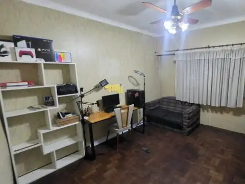 CASA A LA VENTA (NECESITA ALGUNAS REFACCIONES) EN ITUZAINGO , BS.AS.