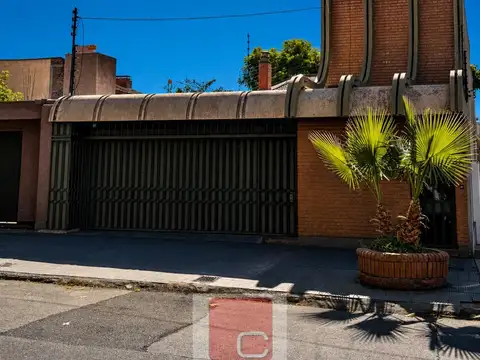 COCUCCI INMOBILIARIA VENDE casa en La Quinta Seccion