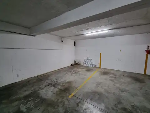 Alquiler de cochera cubierta centrica en Villa Ballester