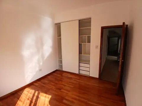 Depto Tipo Casa en Alquiler 50 años