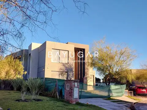 Casa en Alquiler de 5 dormitorios