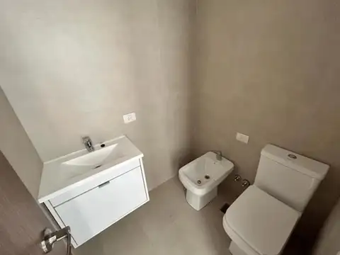 Oficina en Alquiler al Este