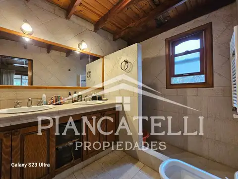 Casa en Venta con 1 cochera