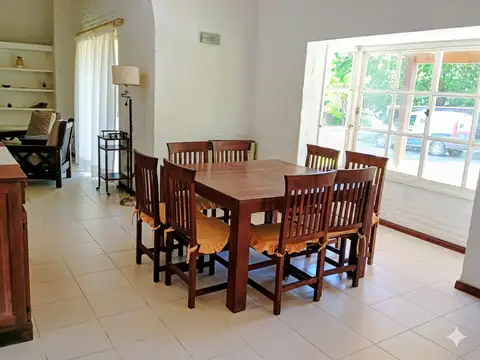 Casa 7 ambientes con 3 baños