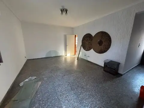 Brandsen 600, Piso 0
