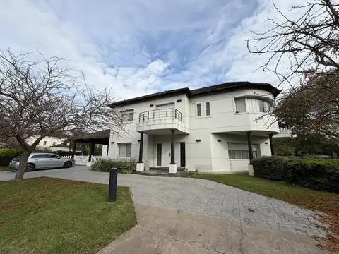 Casa de categoría en venta - kentucky club de campo
