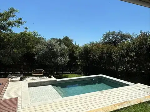 CASA DE CATEGORIA EN VENTA EN COUNTRY VALLE DEL GOLF