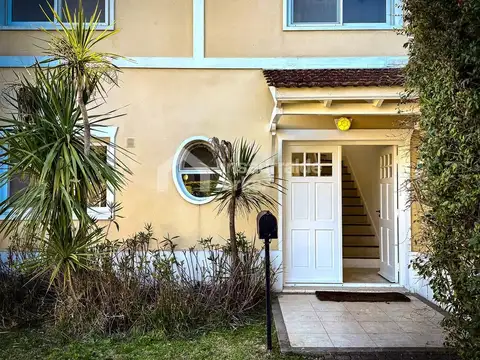 CASA DE 4 DORMITORIOS EN ALQUILER EN PORTEZUELO, NORDELTA, TIGRE. 2 PLANTAS, Y HERMOSO JARDÍN!