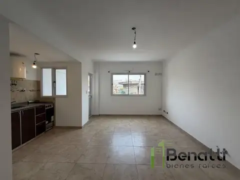 Dpto en alquiler 2 amb. con balcón al frente