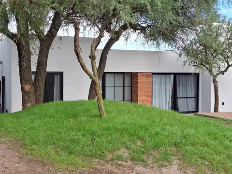 CASA A ESTRENAR VALLE DEL GOLF GRAN LOTE 812 M2