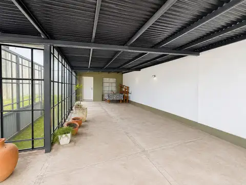 Galpón con Casa en Pincen 1075