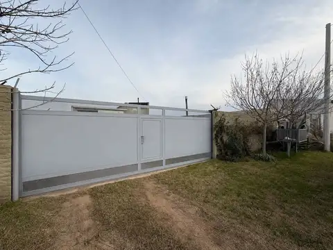Galpón con Casa en Pincen 1075