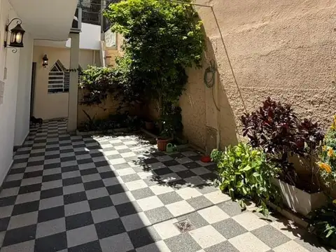 Casa totalmente reciclada y lista para ingresar