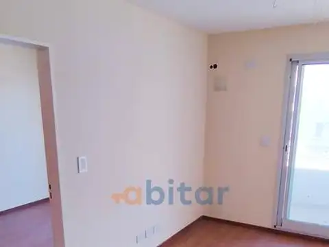 Departamento en Venta en Lisandro De La Torre, USD 61.000