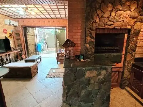 Casa 5 ambientes con 6 baños