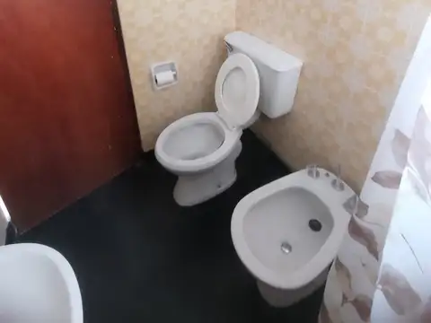 DEPARTAMENTO CENTRICO  (a una cuadra de Av. Rocca)