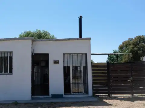 Casa 2 dormitorios en Balneario Ferrando, Alquiler