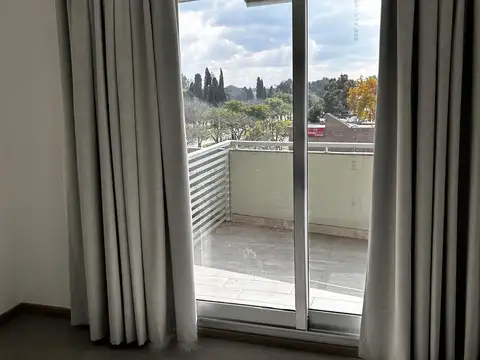 Av. San martin al 1300, dto 1 dormitorio, piso 8, 59 m2.-