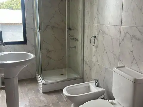 Casa 6 ambientes con 3 baños