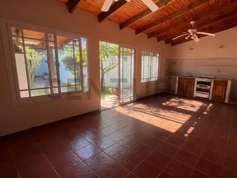 Calle 136 entre 33 bis y 34 100, Piso 0