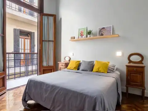 Hipólito Yrigoyen 900