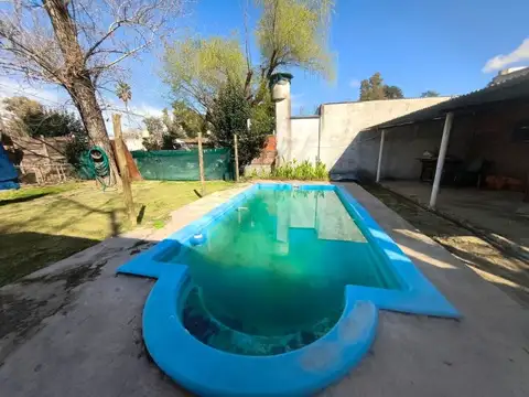 VENTA CASA 4 AMB PILAR CON PILETA