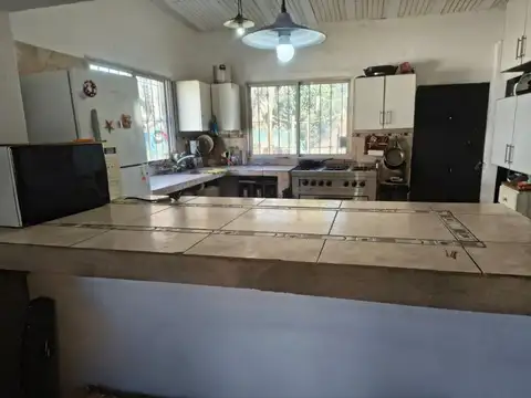 VENTA CASA 4 AMB PILAR CON PILETA