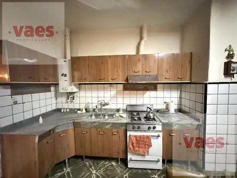 VENTA – Casa 3 dormitorios amplio terreno y potencial ampliación - B° Zumarán