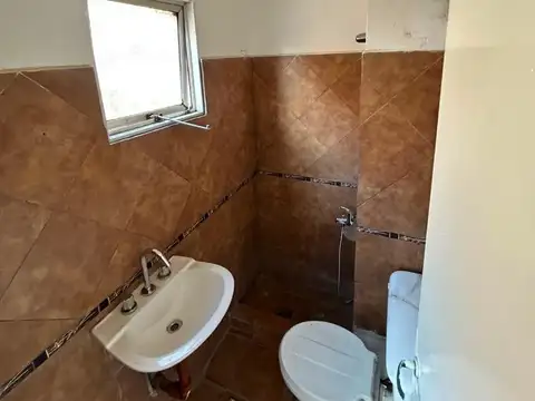 OFICINA EN PRIMER PISO EN MORENO CENTRO