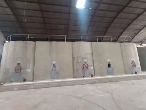 Galpon en Alquiler 76 años