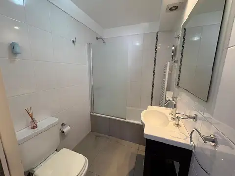 Hipolito Yrigoyen 700, Piso 2