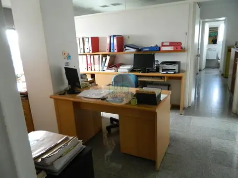 Oficina en Venta con 4 cocheras