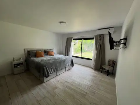 VENTA HERMOSA CASA 4AMB PILETA COCHERA LA REJA