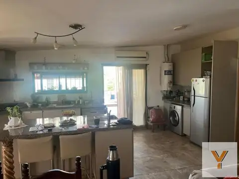 Casa 4 ambientes con 1 baño