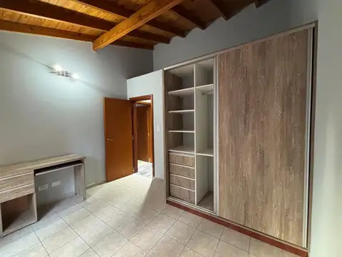 Depto Tipo Casa en Alquiler de 2 dormitorios