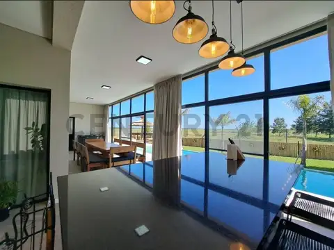 CASA COUNTRY VENTA 6 AMB. LAS CALANDRIAS CAMPANA
