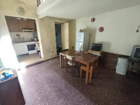 Depto Tipo Casa 5 ambientes con 2 baños