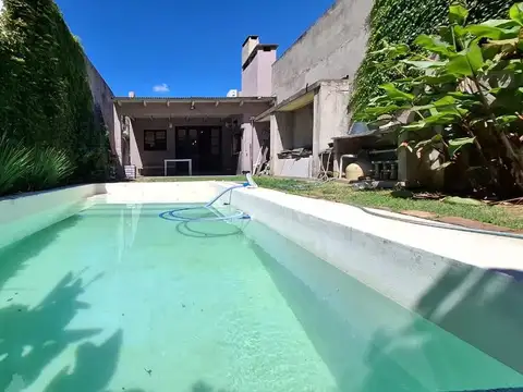 CASA EN VENTA EN PEHUAJO CON PILETA