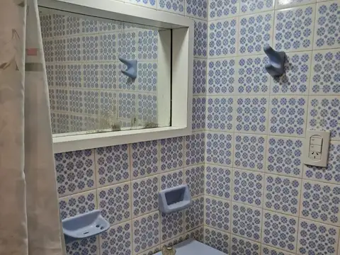 ALQUILER CASA 3 AMB. CON PATIO Y COCHERA- V.BALLESTER