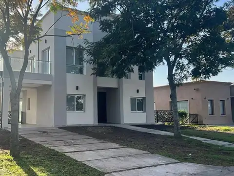 Detalles de categoría e increíbles vistas a la laguna!