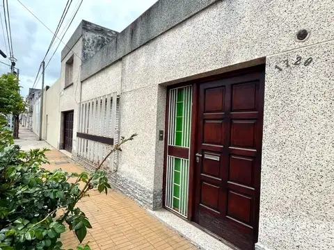 Casa 4 ambientes con 1 baño