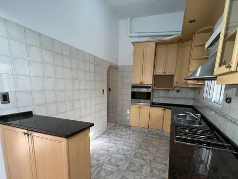 Casa en Alquiler en Lomas del Mirador, $ 1.200.000