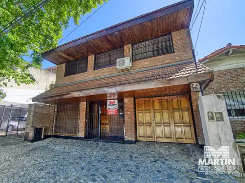 Muy buen chalet 6 amb en Olivos 