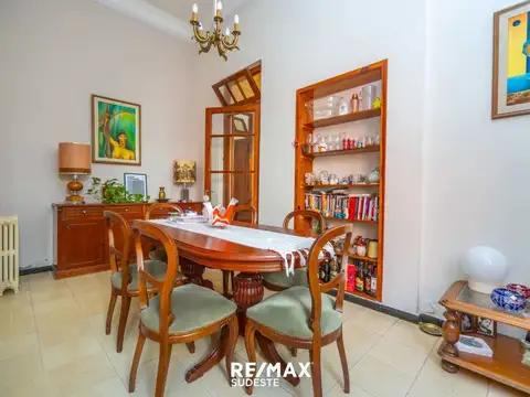 Casa 5 ambientes con 2 baños